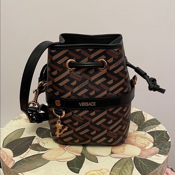 Versace La Greca Bucket Bag - Picture 2 of 11